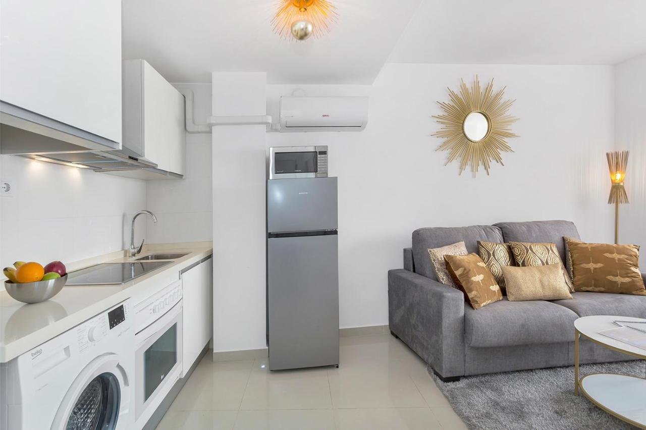 Reel Apartments- Walk To The Beach And Centre تورّيفيِخا المظهر الخارجي الصورة