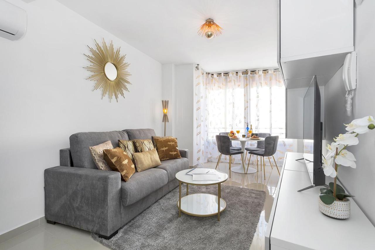 Reel Apartments- Walk To The Beach And Centre تورّيفيِخا المظهر الخارجي الصورة