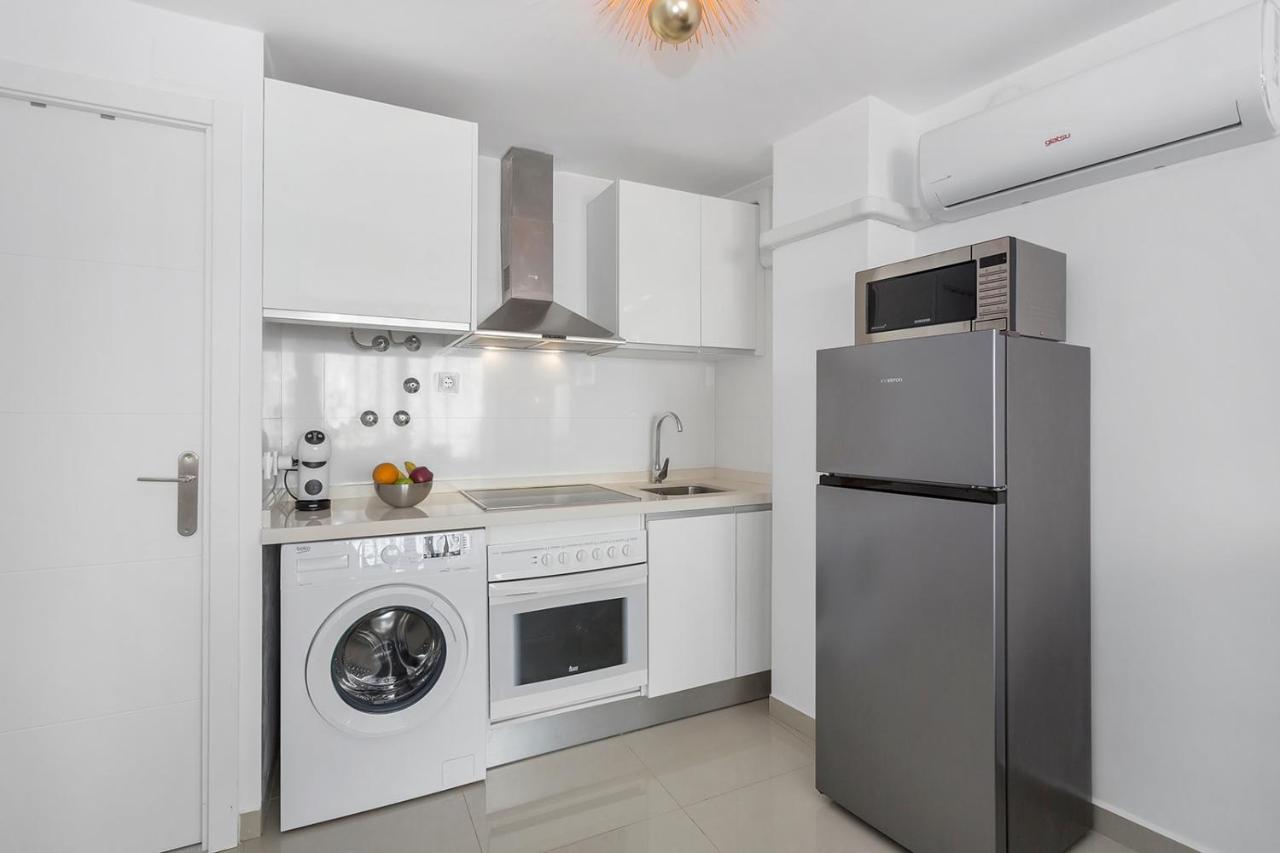 Reel Apartments- Walk To The Beach And Centre تورّيفيِخا المظهر الخارجي الصورة