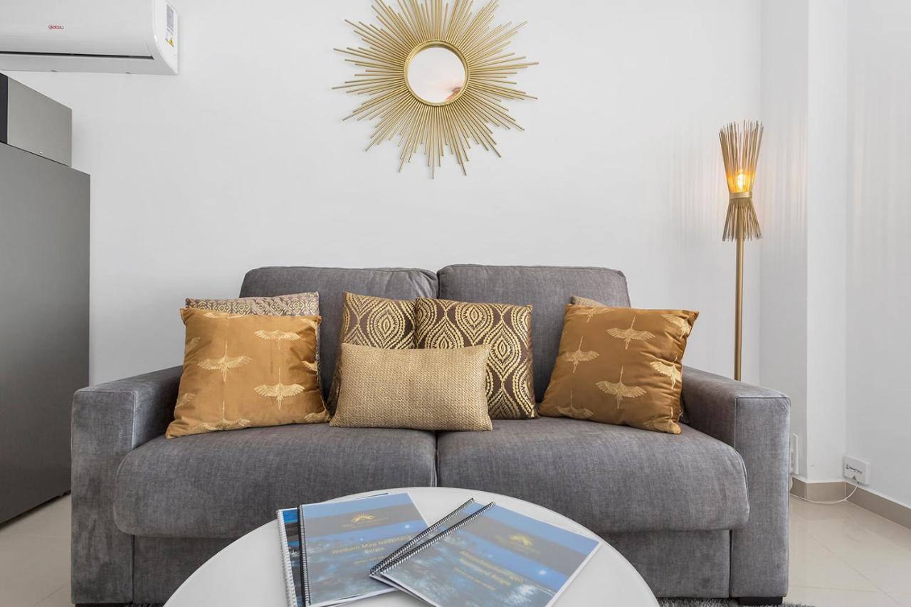 Reel Apartments- Walk To The Beach And Centre تورّيفيِخا المظهر الخارجي الصورة