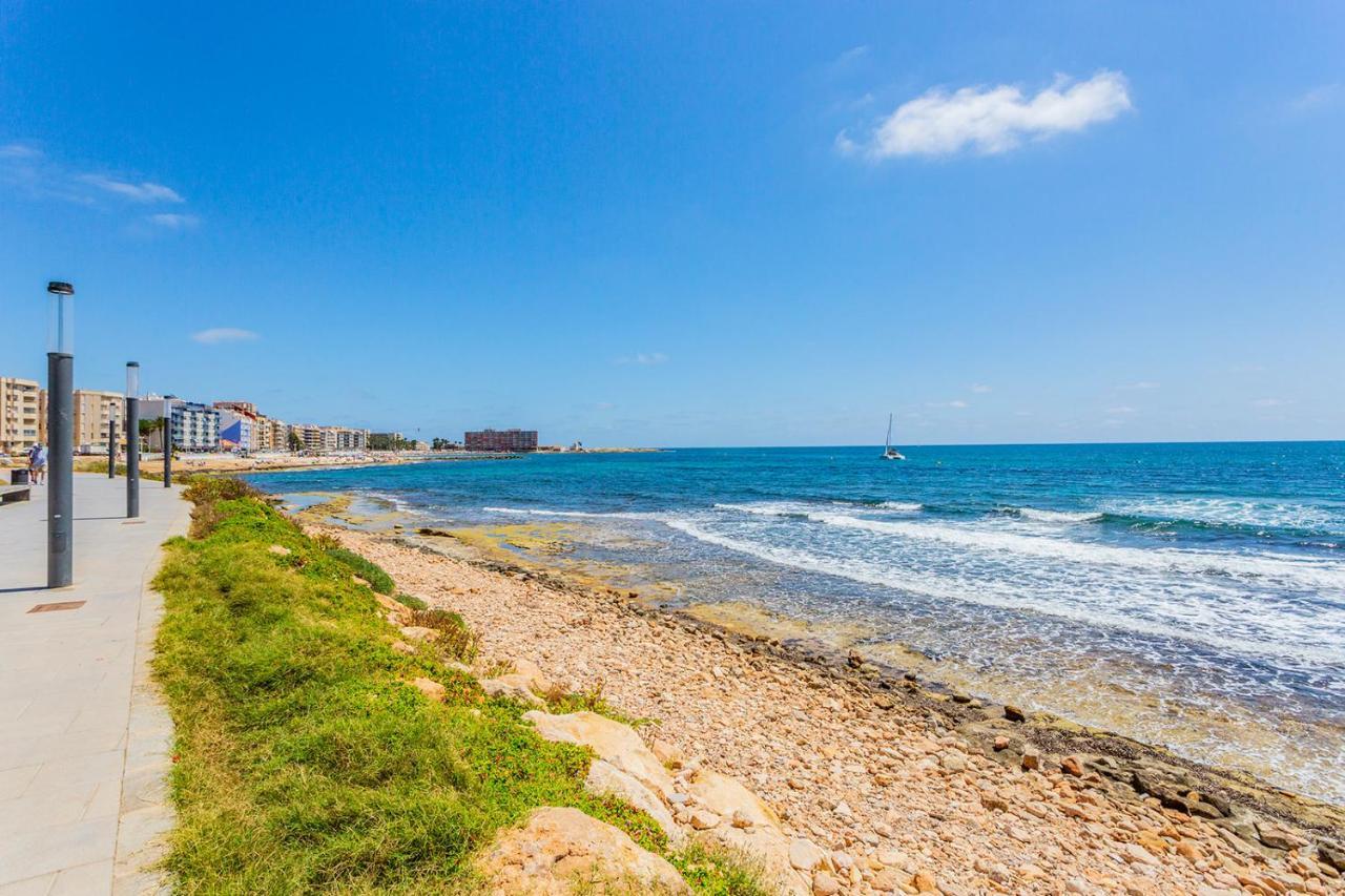 Reel Apartments- Walk To The Beach And Centre تورّيفيِخا المظهر الخارجي الصورة