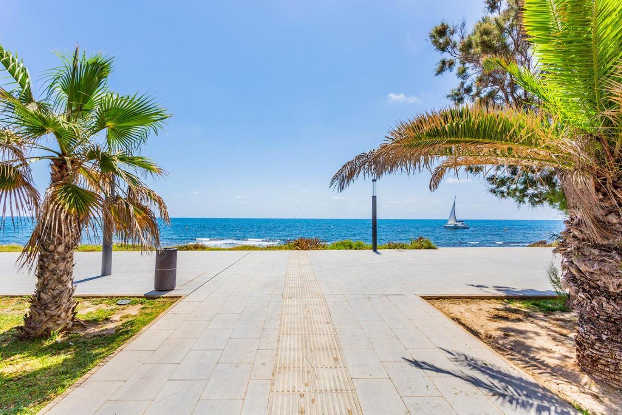 Reel Apartments- Walk To The Beach And Centre تورّيفيِخا المظهر الخارجي الصورة
